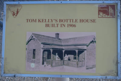 Sign at the Tom Kelly bottle house