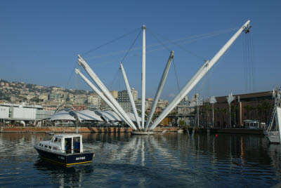 Bigo is a Crane to Lift Unwitting Tourists to a Comanding View