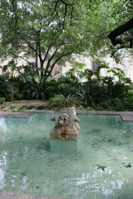 Fountain by the Alamo