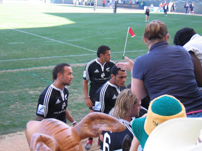 New Zealand players sign autographs