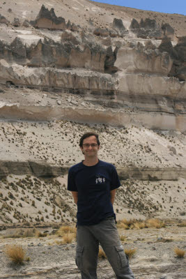 Mark outside of Arequipa