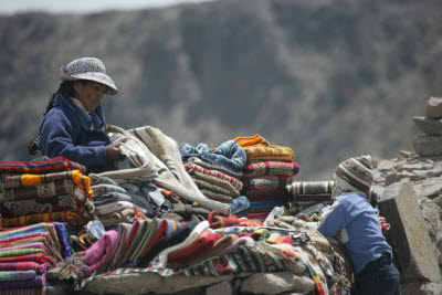 Craft vendor at the Colca Caynon Pass