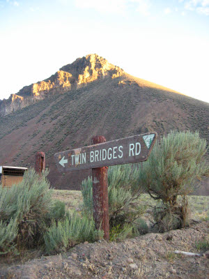 TemporaryTwin Bridges Rd sign